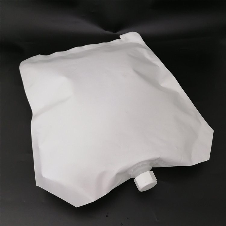 Custom 1–5 L Light-Blocking Foil Colostrum Pouches with Drain Tube for Automatic Calf Drenching