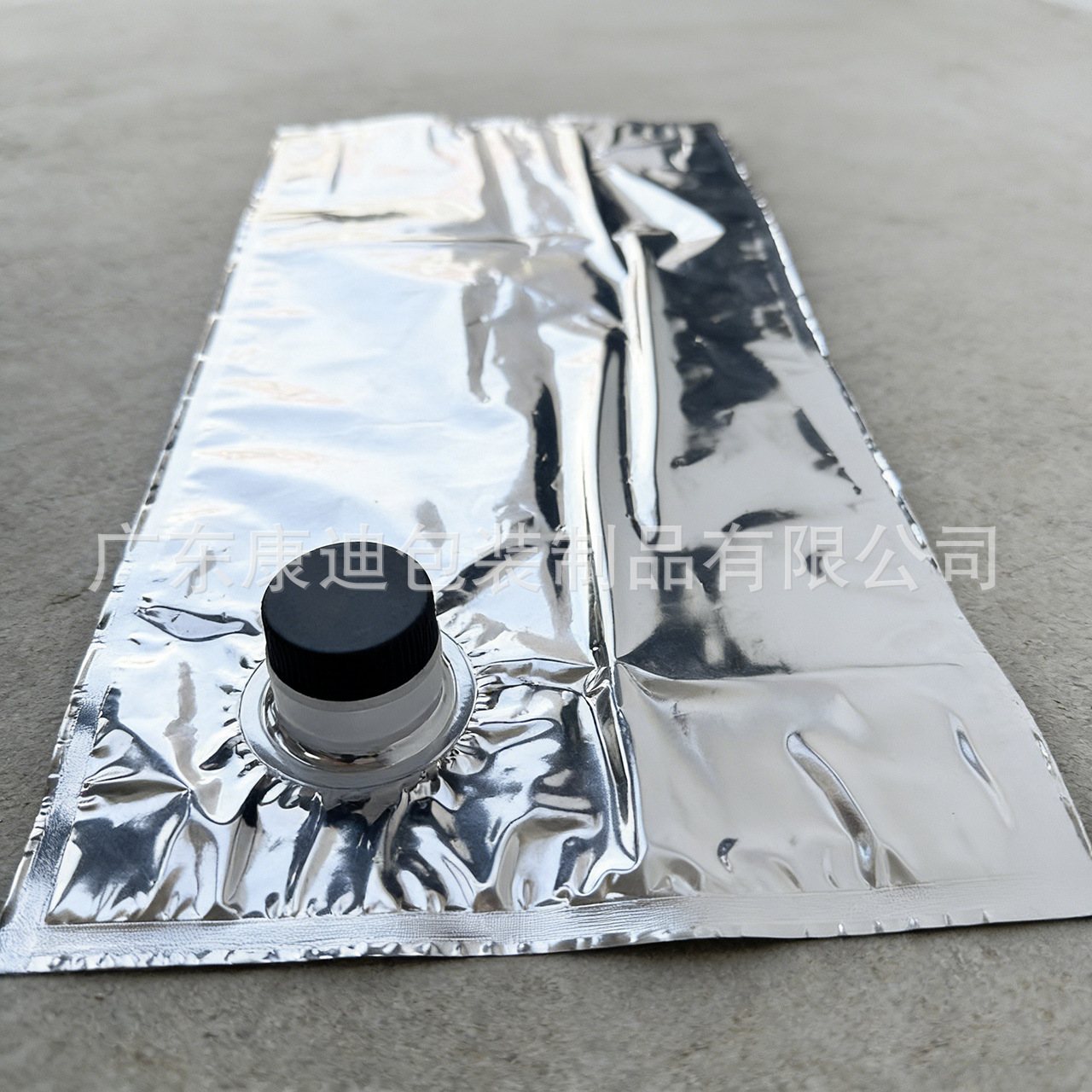 5L Milk Bag-in-Box with Butterfly Valve Outlet — Silver Foil-Laminate Inner Bag & Paper Carton for Chilled Dairy Dispensing