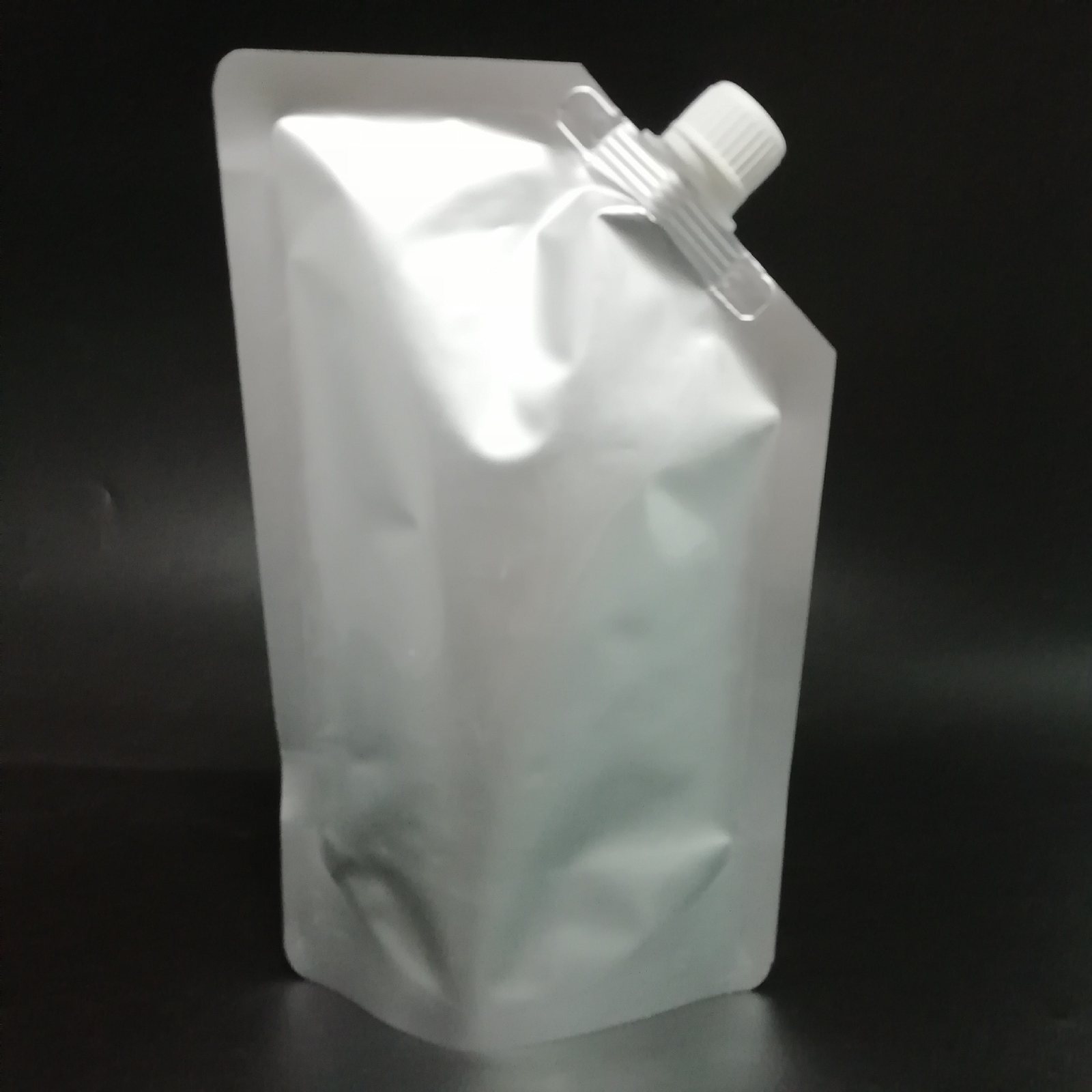 Clear Laminated Stand-Up Juice Pouch with Screw Spout — Made-to-Order Sizes for Mid-Volume Fruit Tea