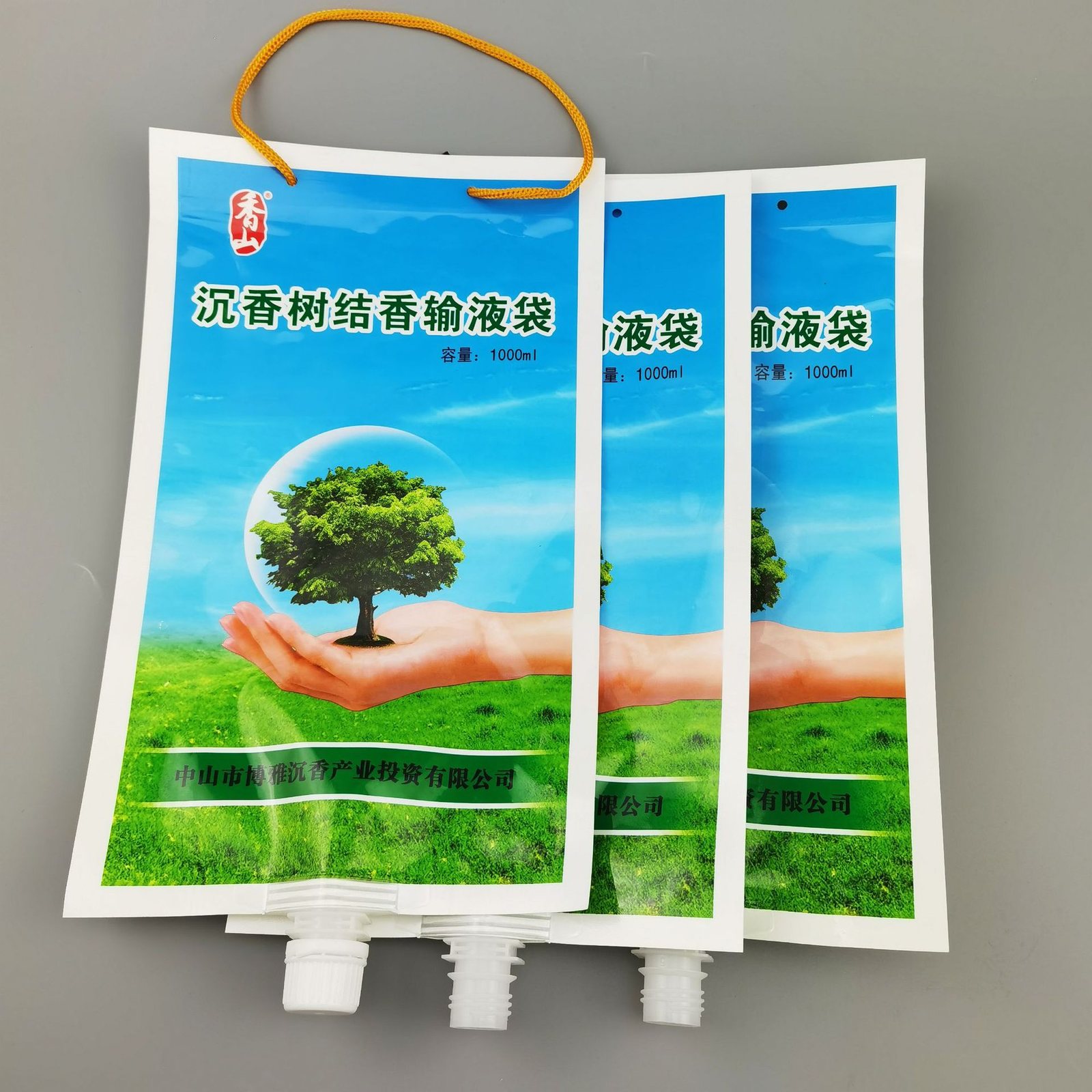 Ink Packaging: 1 kg Ink Spout Pouch in PET/NY/PE Double Stand-Up Bag with Dust Cap for One-Hand Dispensing