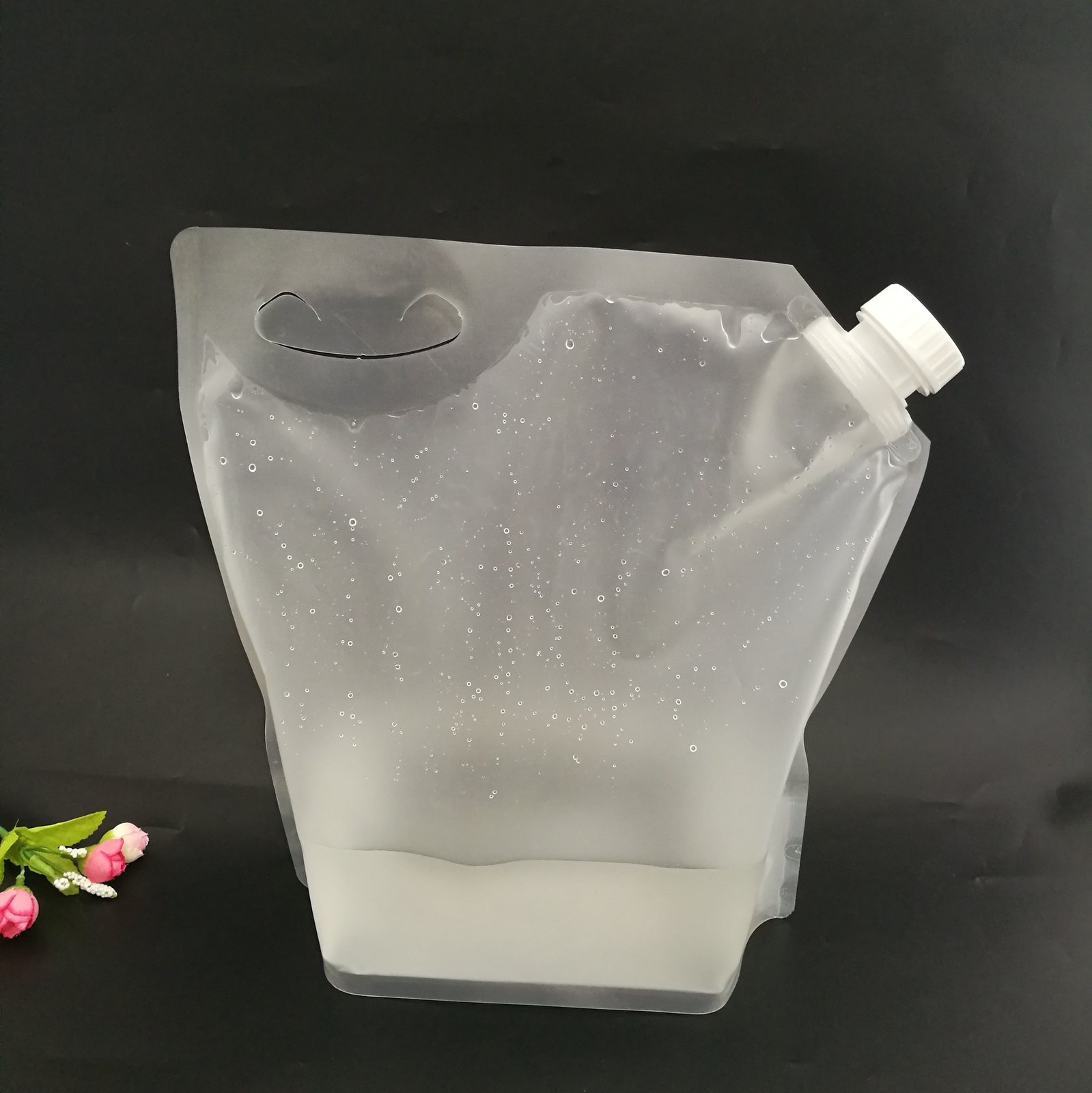 Laundry Detergent Packaging: 900g Double Stand-Up Spout Pouch, PET/NY/PE Three-Layer with Dust Cap & Heat-Sealed Spout for One-Handed Squeezing/Pouring