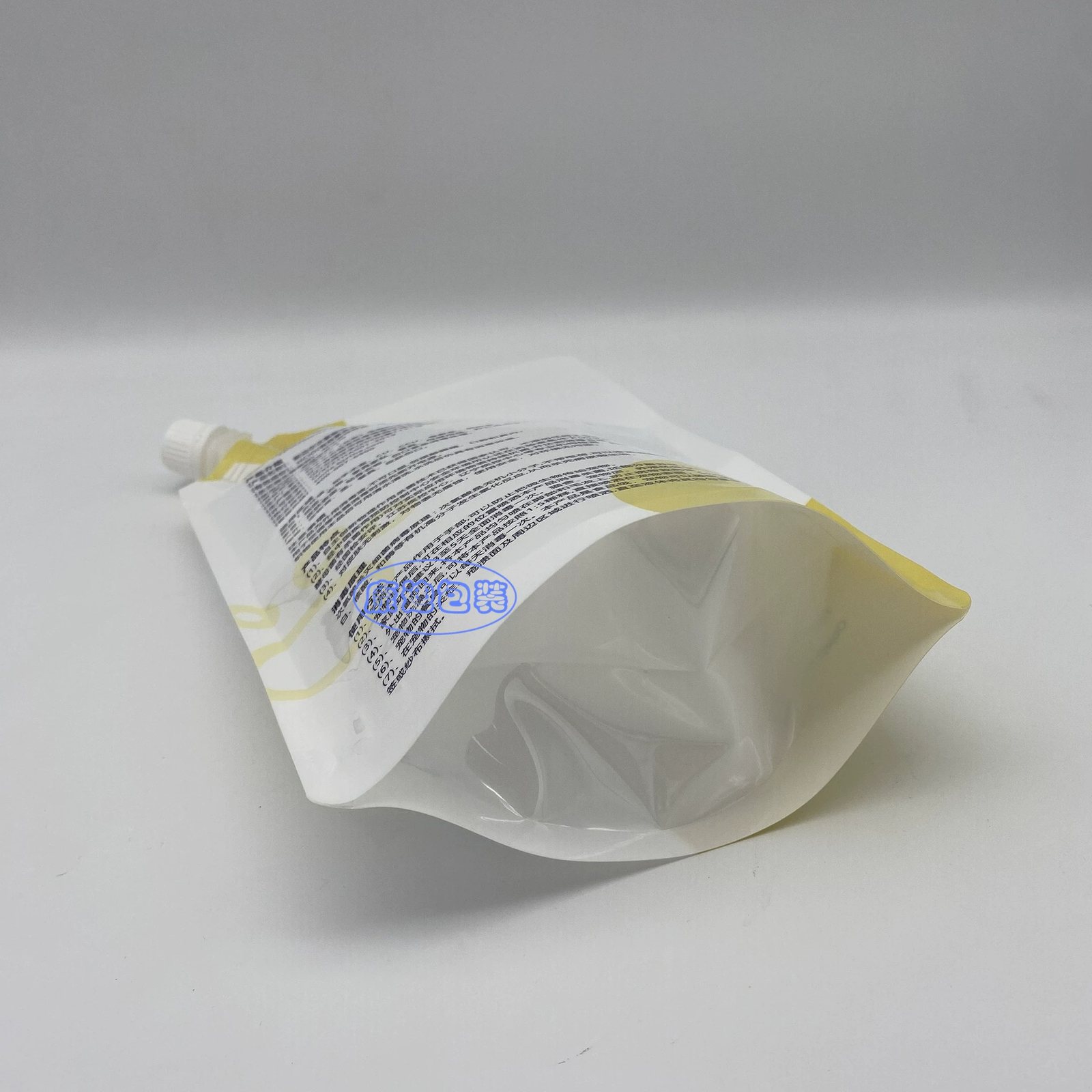 Automotive Wax Packaging: PET/PE Two-Layer Liquid Pouch Bags with Three-Side or Four-Side Seal, Custom Lamination, Capacity and Print