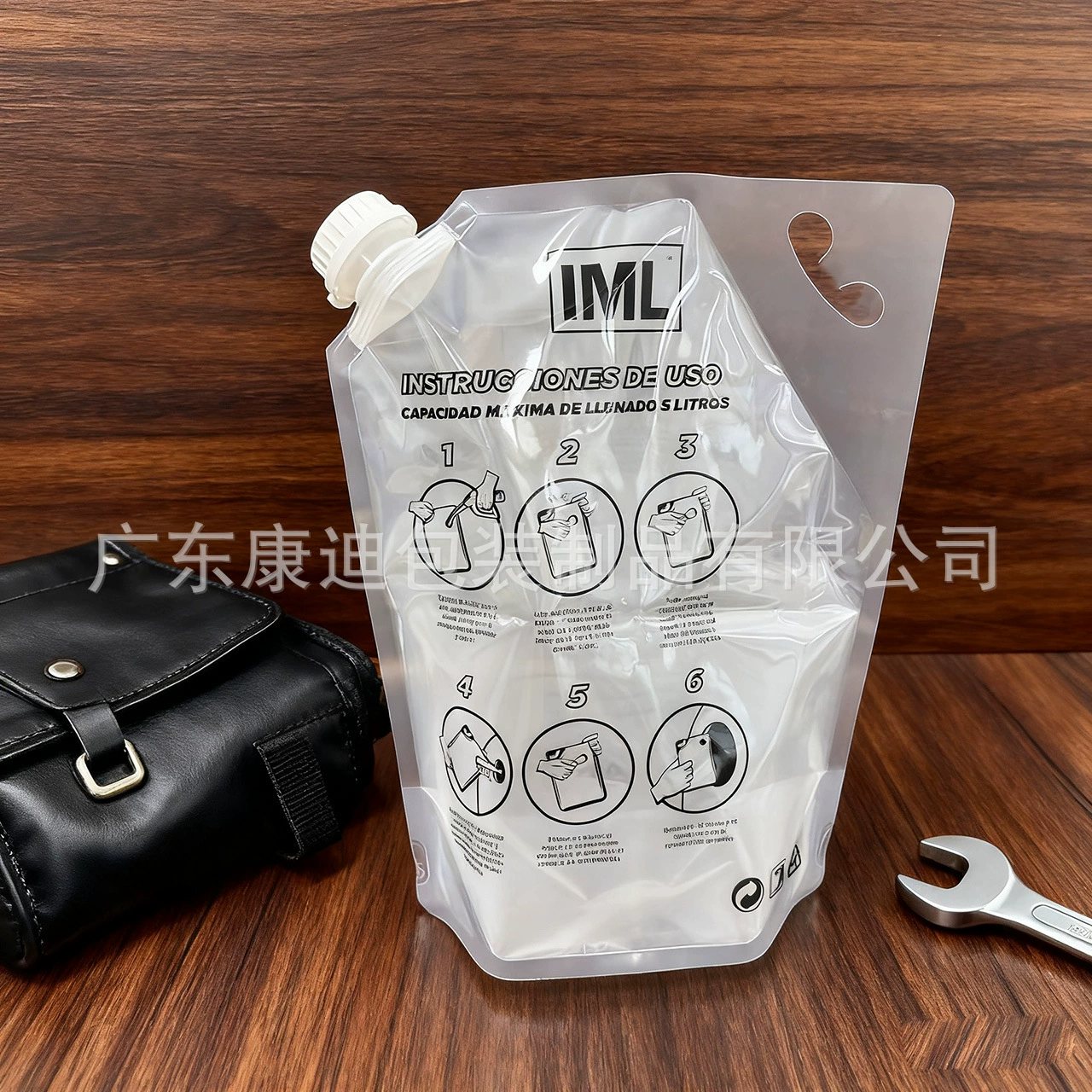 Automotive Wax Packaging: PET/PE Two-Layer Liquid Pouch Bags with Three-Side or Four-Side Seal, Custom Lamination, Capacity and Print