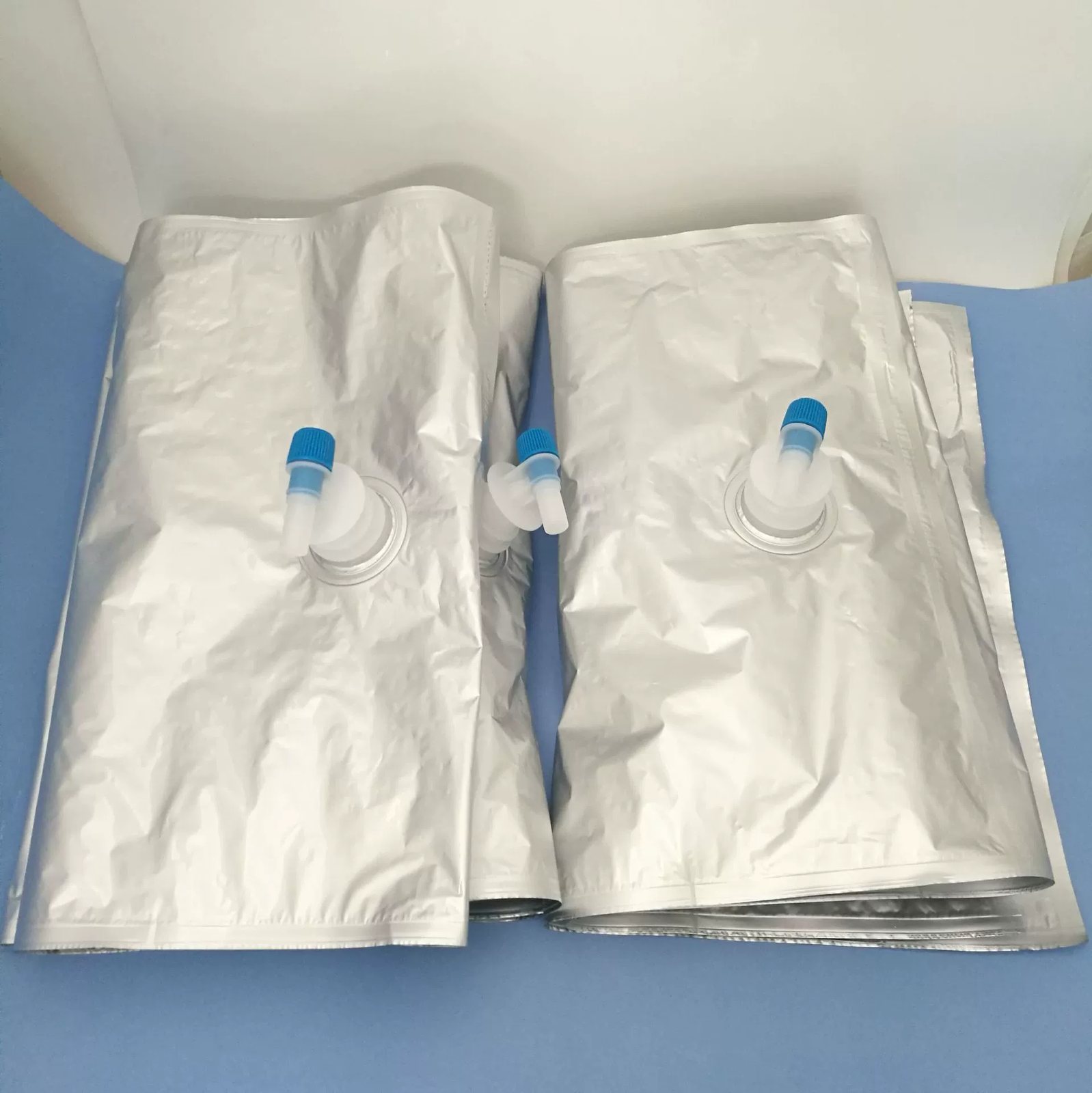 PET/NY/PE Three-Layer Liquid Pouch for Automotive Windshield Washer Fluid (Glass Water), Puncture-Resistant, Three-Side or Four-Side Seal, Custom Capacity