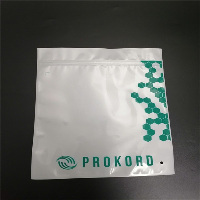 PET/VMPET/PE Metallised Self-Seal Mask Zipper Pouch for Personal-Care Filling Lines, Resealable with Light-Blocking Barrier
