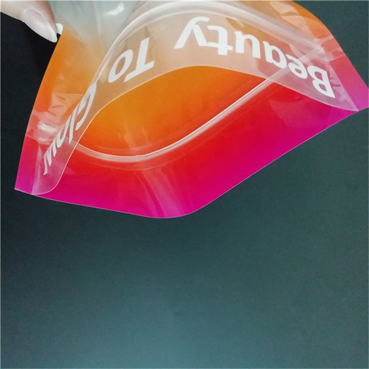 Custom Snack & Candy Packaging: 6oz Gravure-Printed Center-Seal Pouch with Self-Seal Zipper for Gummies & Kids' Treats