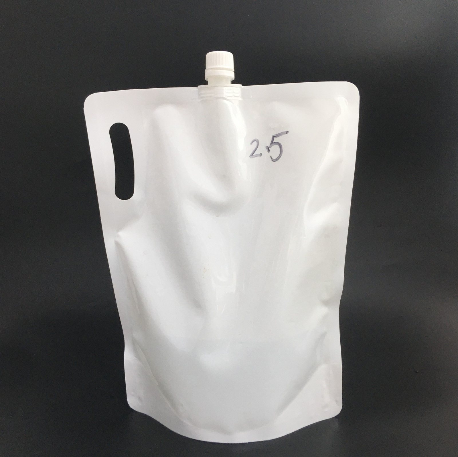 Dual-Spout Stand-Up Pouch with Top & Bottom Outlets — 3L PET+AL+PE Barrier for Portioned Dosing & Point-of-Use Mixing